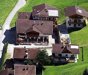 Aparthotel Kratzerwirt Neustift im Stubaital